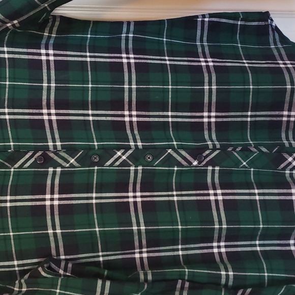 ♦️Beachlunchlounge Plaid Top with Bell Sleeves. FINAL PRICE - Picture 2 of 9